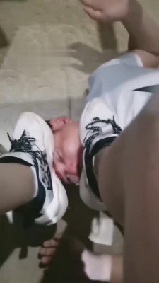 【北海静心S】脏运动鞋棉袜+高跟碾压贱狗 bf7079