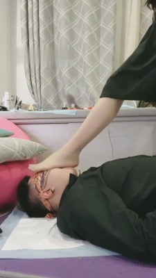 【咩祖】闺蜜男友趁她不在家来我家被虐 bf7929