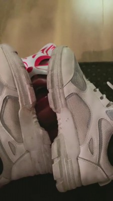 【夕微】第一视角超重度踩踏/舔脏鞋底 bf7904