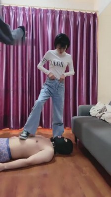 【二宝】新高端素人无限点击到发狂-舔原味脚 bf9064