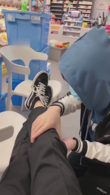 【雪莉】学生S在便利店玩师兄 bf7386