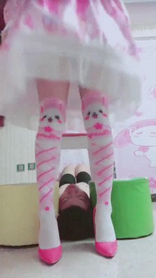 【兔粉粉】萝莉主羞辱绿帽男友【上】 bf7403