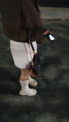 【梵高】肉丝长靴路人美女踩踏 bf9066