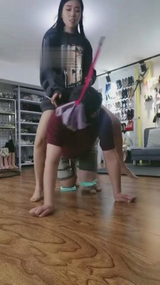 【傲柔】骑马/钻胯/胯下磕头/臭袜子遛狗 bf7242