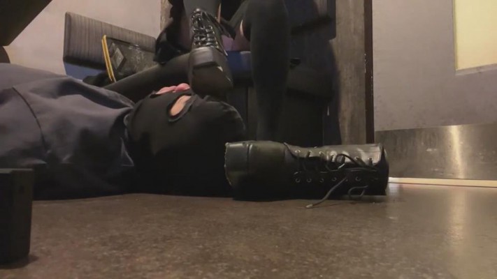 【开发素人】日本素人美女在歌厅碾压狗奴才 bf7693