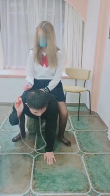 【重庆男神】暴打-舔脚/耳光/踩踏/鞭打 bf7829