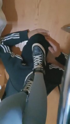 【莉娜】耳光踢裆舔鞋羞辱 bf9208