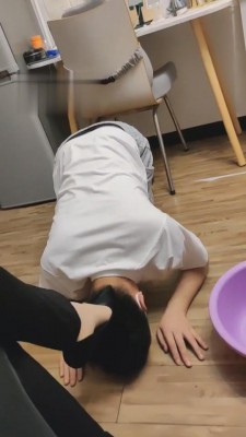 【御严】强迫喝洗脚水-坐脸/骑马/钻胯 bf3732