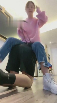 【悦主大人】运动后原味脏鞋的羞辱 bf3854