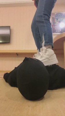 【悦主大人】脏运动鞋棉袜羞辱最贱畜生 bf3792