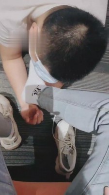 【南京樱樱学生主】学生狗沙发跳踩全体重踩头部 bf4054