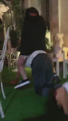 【雪莉】户外小花园羞辱双奴 bf4238