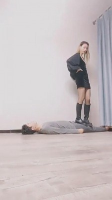 【二宝】踩踏-口水-踢打-跺胸 bf4278