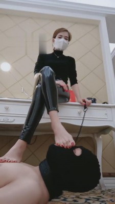 【多多】想舔?跪下来求呀 bf4320