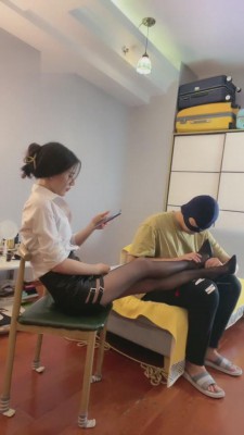 【芷晴】原味内裤塞嘴强制虐待 bf453