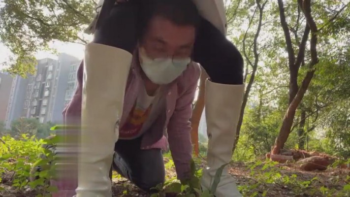 【仔仔萌萌哒】野外长靴脏鞋底碾压狗奴才 bf4668