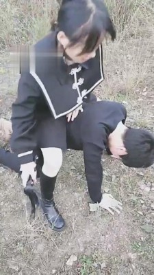 【婷婷小公主】户外sp-踩踏-圣水 bf4892