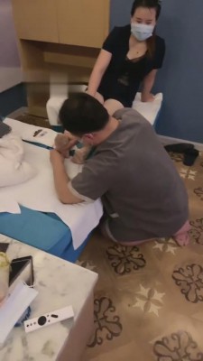 【依艺】沐足店开发小姐姐当S bf5566