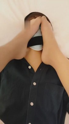 【芒果】剧情-发现继母的儿子喜欢我的丝袜高跟鞋 bf5695