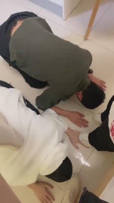 【黛颜】带素人闺蜜调教双狗 bf5774