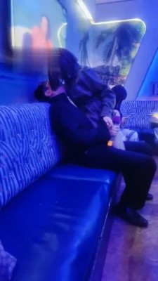 【星辞】KTV当着素人面群调强制圣水 bf5224