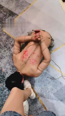 【猫神大人】捆绑滴蜡强制圣水 bf966