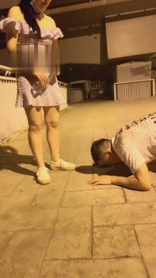 【刘二狗】情侣奴户外找素人犯贱 bf1388