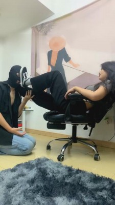 【涵涵】健身后超臭原味羞辱家奴【下】 bf1644