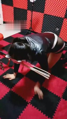 【午夜姐姐】小三母狗被收拾 bf1731