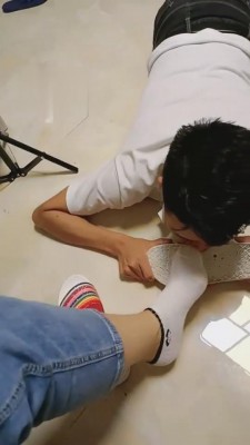 【平凡】狠调贱奴虐狗舌头 bf1703