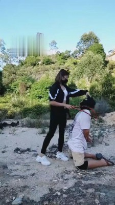 【莫妮卡】户外重度踢踹狠虐 bf2050