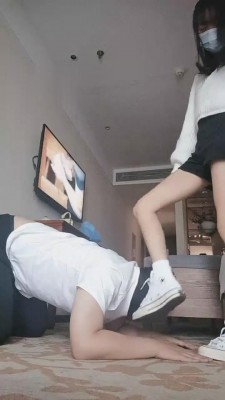 【00小主十言】高帮帆布鞋白袜羞辱老狗 bf2130