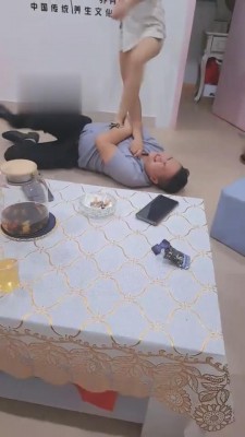 【滔滔】鞋店女老板踹狗发泄 bf2216