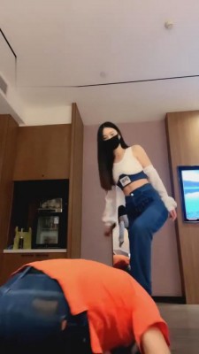 【仙女殿下】网红模特重度踢裆 bf2255