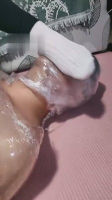 【雪儿】保鲜膜束缚/坐脸窒息/脚耳光 bf2252