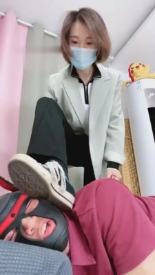 【Q月S】素人健身教练首调-帆布鞋原味棉袜羞辱 bf2399