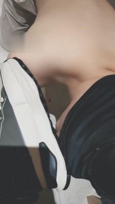 【诗恩大人】喜欢用舌头清理鞋子的狗子 bf2487