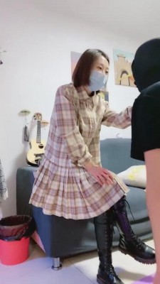 【Q月S】素人小姐姐重度耳光专场 bf2712