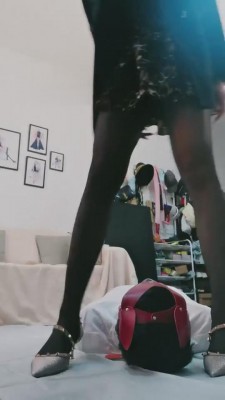 【微希】剧情-偷闻漂亮姐姐的鞋被抓 bf2889