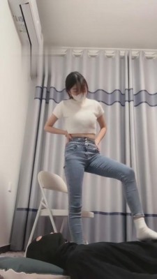 【诺可儿】首次调狗-耳光/口水/钻胯/坐脸/踩踏 bf3030