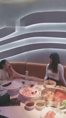 【宇婉莹】女奴伺候吃饭-赏赐口水 bf3349