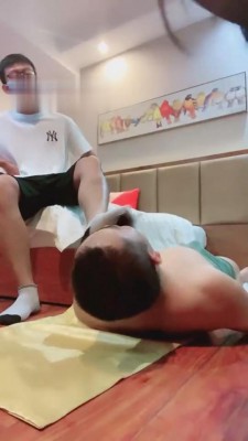 【维也纳学生情侣】羞辱绿帽胯下狗 G-210801-3