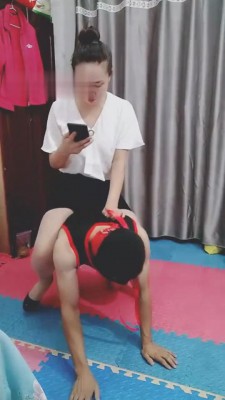 【麒麟女皇】贱狗不听话被主人狠狠修理 G-210806-4