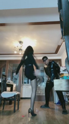 【月影儿】精神小妹强制提档/踩踏/鞭打 bf12241