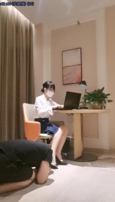 【妃妃】办公桌下的贱狗 bf12214