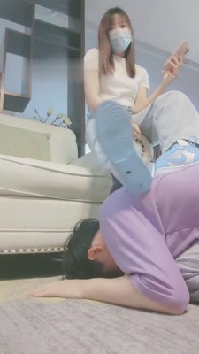 【妮蔻】原味棉袜踩踏羞辱 bf12940