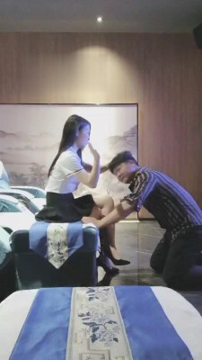 【德意男神】开发夜场御姐重度提档/耳光/舔脚 bf13301