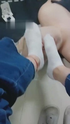 【momo圈】白棉袜喂食/疯狂吃 bf13140