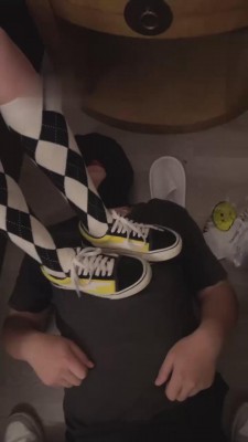 【伊莉】情侣S-看狗舔女朋友的脏鞋 bf13399