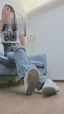 【妮蔻】舔脏鞋底/插嘴/鞋抽耳光/踩踏 bf13396